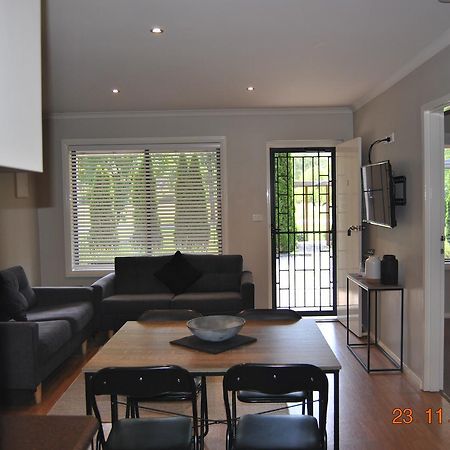 Grevillea Gardens Apartment 3 Bright Extérieur photo
